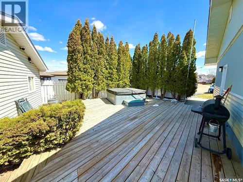 300 Ash Place, Swift Current, SK - Outdoor With Deck Patio Veranda