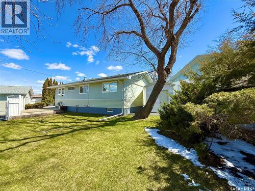 300 Ash Place, Swift Current, SK - Outdoor