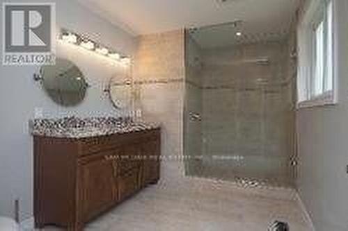 1583 Bothwell Avenue, Mississauga, ON - Indoor Photo Showing Bathroom