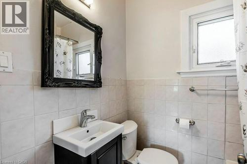 123 Gage Avenue N, Hamilton, ON - Indoor Photo Showing Bathroom