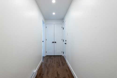 Hall d'entrée/Vestibule - 2108 Rue Atateken, Montréal (Ville-Marie), QC - Indoor Photo Showing Other Room