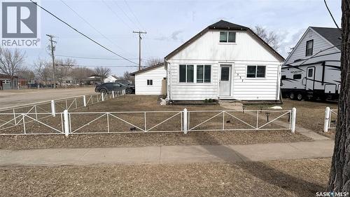 1537 Second Street, Estevan, SK - Outdoor