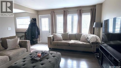 1537 Second Street, Estevan, SK - Indoor Photo Showing Living Room