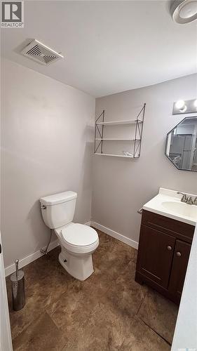 1537 Second Street, Estevan, SK - Indoor Photo Showing Bathroom