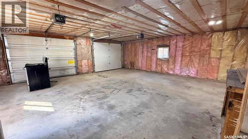 1537 Second Street, Estevan, SK - Indoor Photo Showing Garage