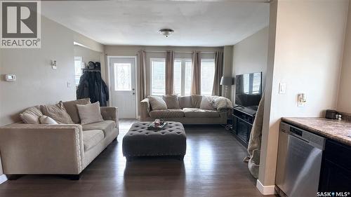 1537 Second Street, Estevan, SK - Indoor Photo Showing Living Room