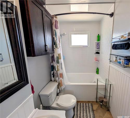 102 Mollard Crescent, Regina, SK - Indoor Photo Showing Bathroom