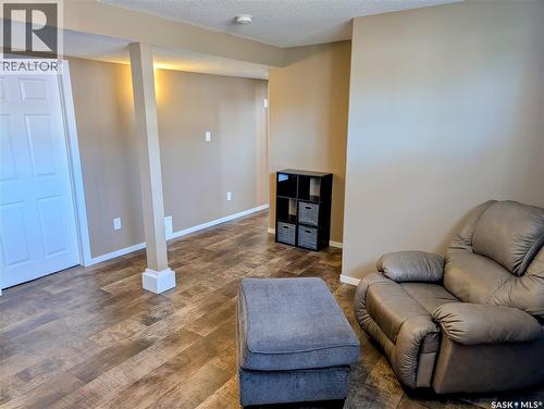 102 Mollard Crescent, Regina, SK - Indoor Photo Showing Living Room