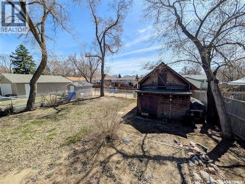 102 Mollard Crescent, Regina, SK - Outdoor