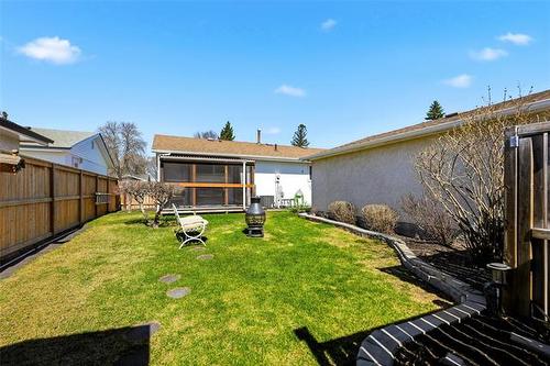 10 George Suttie Bay, Winnipeg, MB 