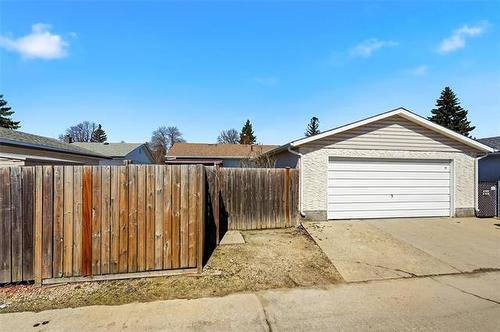 10 George Suttie Bay, Winnipeg, MB 