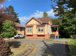 1729 Foul Bay Rd Oak Bay, BC V8R 5A5