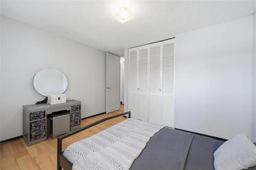 10 Masterton Cr, Winnipeg, MB 