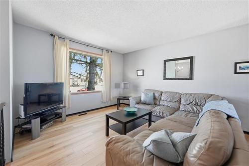 10 Masterton Cr, Winnipeg, MB 