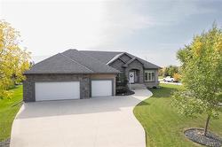 34 High Meadow DR  East St Paul, MB R2E 0J4