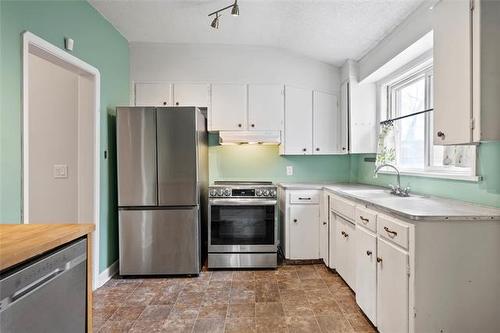 348 St John'S Ave, Winnipeg, MB 