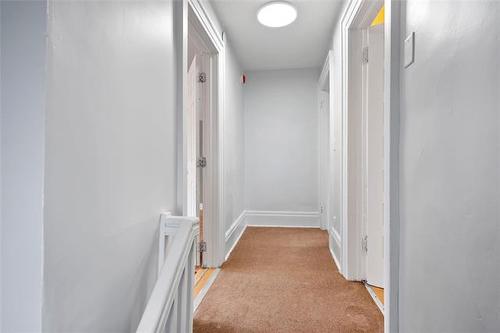 348 St John'S Ave, Winnipeg, MB 