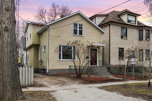 348 St John's AVE  Winnipeg, MB R2W 1H3