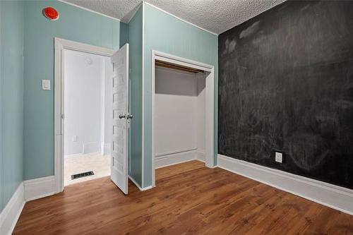 348 St John'S Ave, Winnipeg, MB 