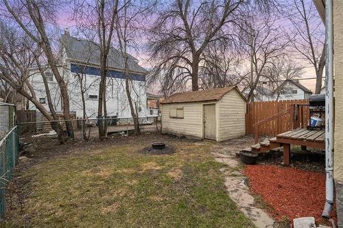 348 St John'S Ave, Winnipeg, MB 