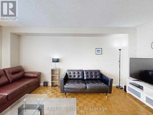 11 Iles Street W, Ajax, ON - Indoor Photo Showing Living Room