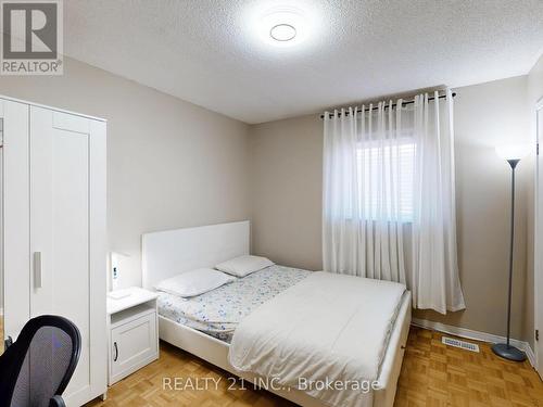 11 Iles Street W, Ajax, ON - Indoor Photo Showing Bedroom