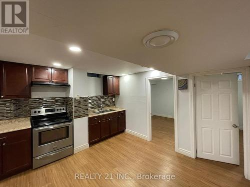 11 Iles Street W, Ajax, ON - Indoor Photo Showing Kitchen With Upgraded Kitchen