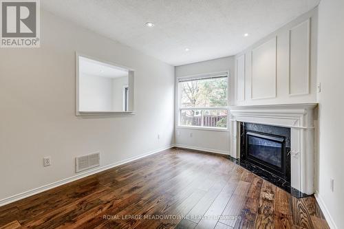 6124 Clover Ridge Crescent, Mississauga, ON - Indoor Photo Showing Living Room With Fireplace