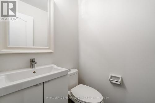 6124 Clover Ridge Crescent, Mississauga, ON - Indoor Photo Showing Bathroom