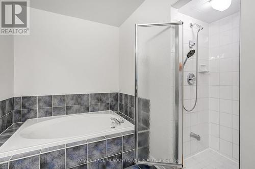 6124 Clover Ridge Crescent, Mississauga, ON - Indoor Photo Showing Bathroom