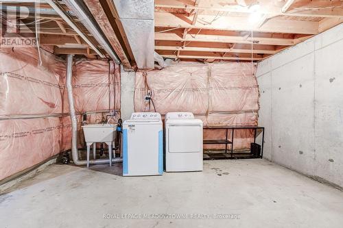 6124 Clover Ridge Crescent, Mississauga, ON - Indoor Photo Showing Laundry Room