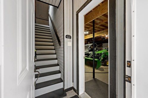 Garage - 371 Ch. Maskinongé, Amherst, QC - Indoor Photo Showing Other Room