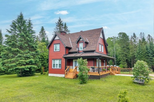 Façade - 371 Ch. Maskinongé, Amherst, QC - Outdoor With Deck Patio Veranda
