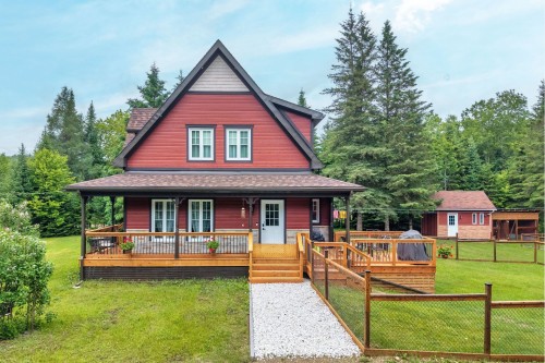 Façade - 371 Ch. Maskinongé, Amherst, QC - Outdoor With Deck Patio Veranda
