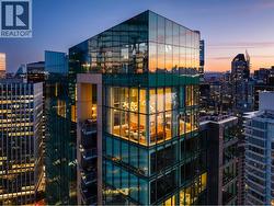 PH3101 277 THURLOW STREET Vancouver, BC V6C 0C1