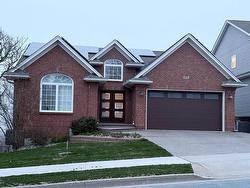 90 Lindenwood Terrace  Dartmouth, NS B2W 0B1
