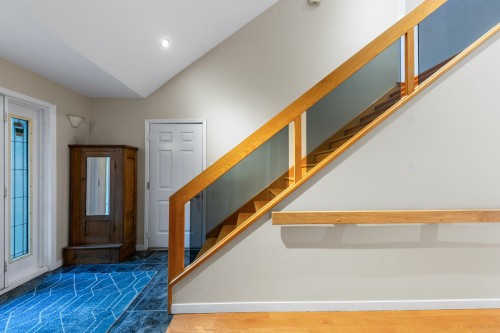 Staircase - 781 Rue Fernet, Saint-Jean-Sur-Richelieu, QC - Indoor Photo Showing Other Room