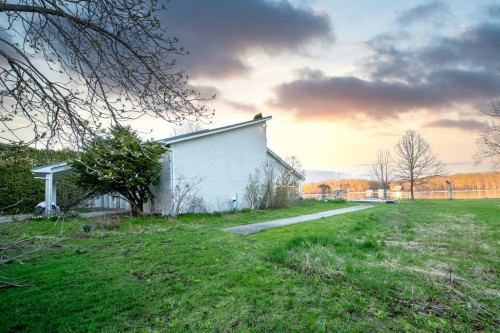Back of Structure - 781 Rue Fernet, Saint-Jean-Sur-Richelieu, QC - Outdoor