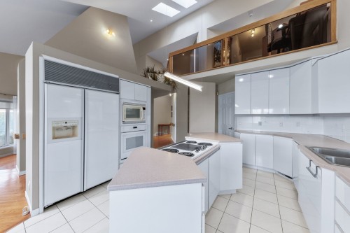 Kitchen - 781 Rue Fernet, Saint-Jean-Sur-Richelieu, QC - Indoor Photo Showing Kitchen With Double Sink