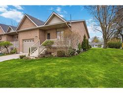 32 ARTHUR Street Lambton Shores, ON N0N 1J0
