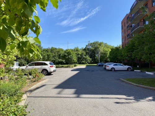 Parking - 107-945 Rue Muir, Montréal (Saint-Laurent), QC - Outdoor