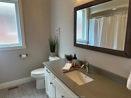 1694 Noah, Ruthven, ON 