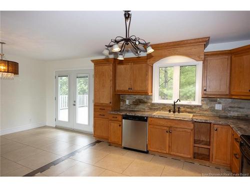 372 Kimble Dr, Fredericton, NB 
