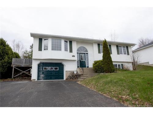 372 Kimble Dr, Fredericton, NB 
