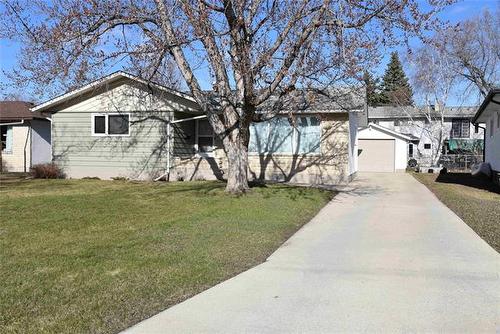51 Tahoe BAY  Winnipeg, MB R2J 2W3