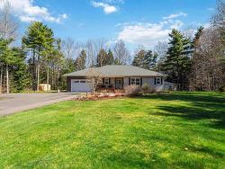 102 Dr Lewis Johnston Street South Farmington, NS B0P 1W0