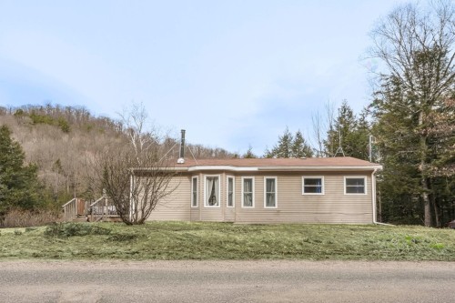 273 Ch. de la Colonie  Val-Des-Monts, QC J8N 4A4