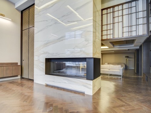 Hall d'entrée/Vestibule - 4905-1288 Rue St-Antoine O., Montréal (Ville-Marie), QC - Indoor Photo Showing Other Room With Fireplace