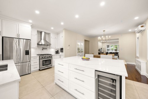 4057 Av. Madison  Montréal (Côte-Des-Neiges/Notre-Dame-De-Grâce), QC H4B 2T8