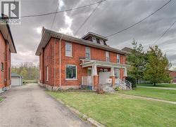 28 WILLOW Street  Paris, ON N3L 2K6